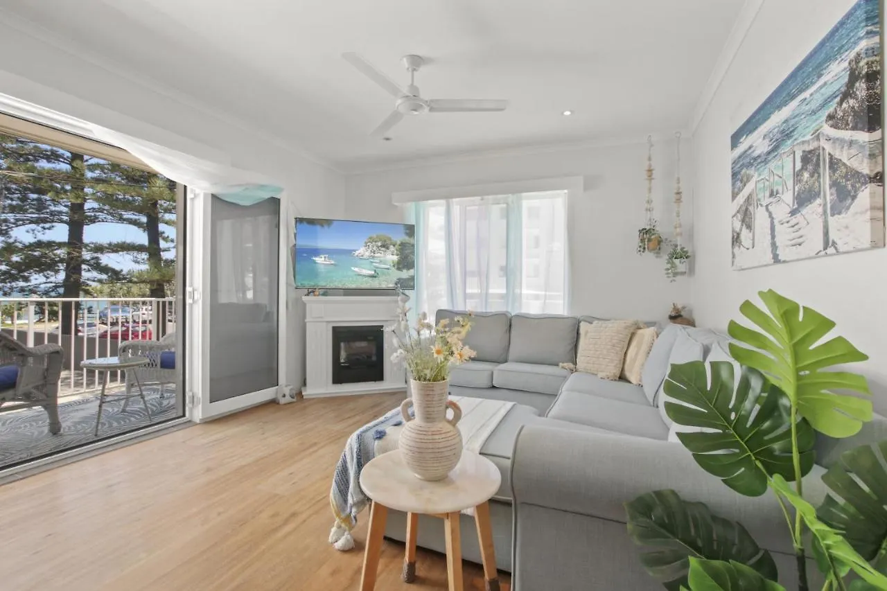 Apartment Beachcomber Unit 2 7 Dingle Ave Caloundra Australia
