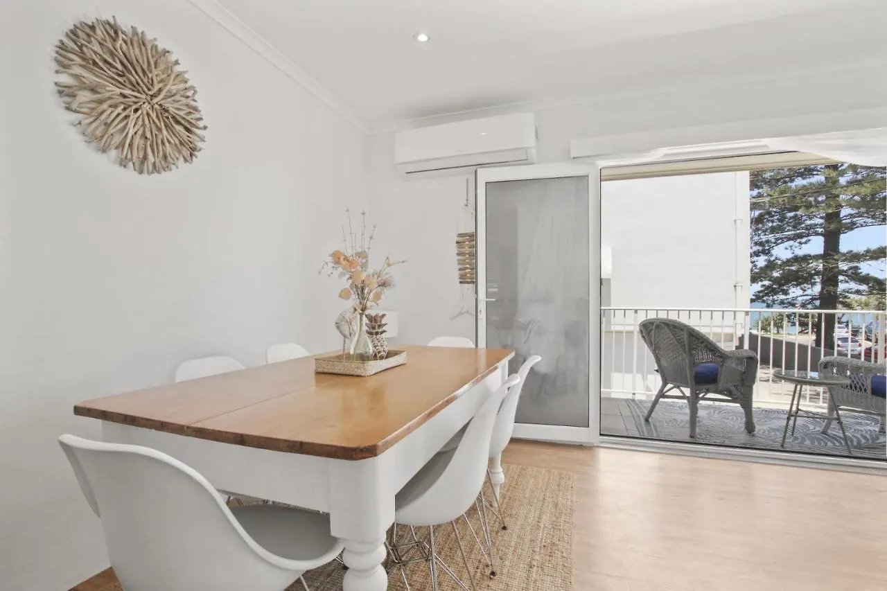 Apartment Beachcomber Unit 2 7 Dingle Ave Caloundra